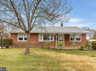 7 Raymond Rd, Broomall, PA 19008