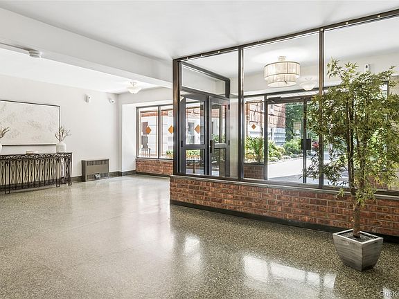 2nd image of 247 Parkview Avenue #3P
