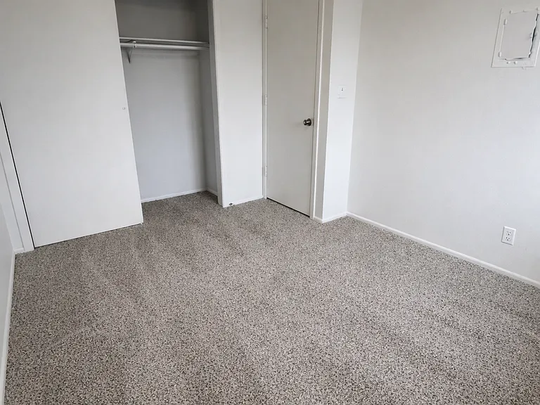Titan Pointe Apartments — Photo 10