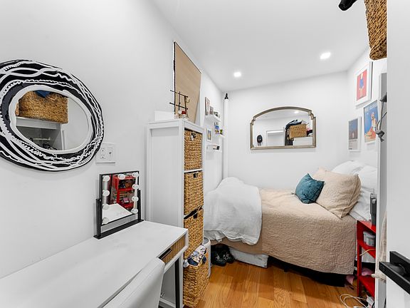 5th image of 247 Mulberry St #21