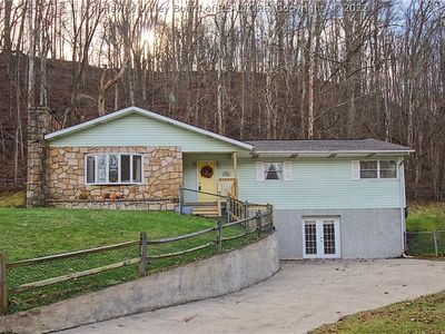 1781 Woodward Dr, Charleston, WV, 25312