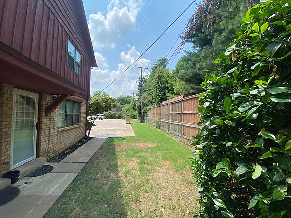 2nd image of 2532 S Florence Ave Unit 4