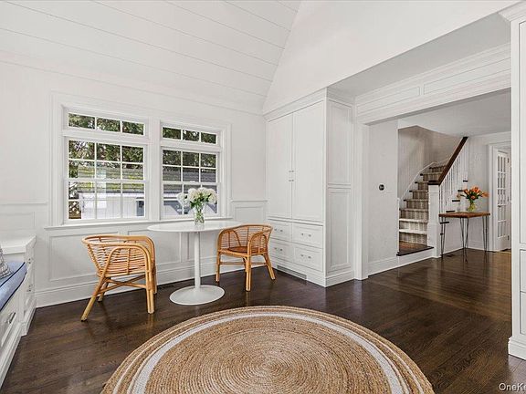 4th image of 2 Cowles Avenue