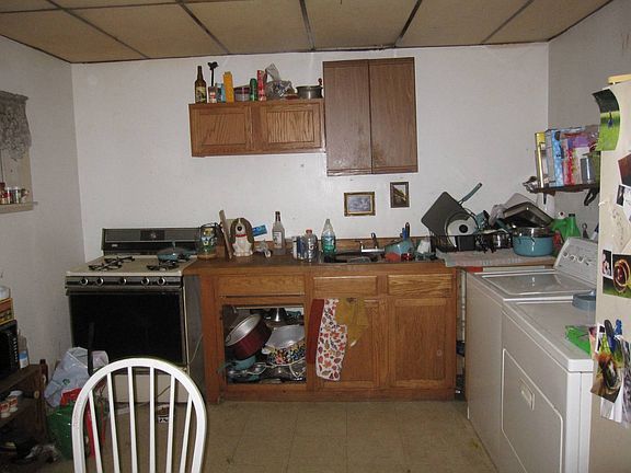 4th image of 209 Church St