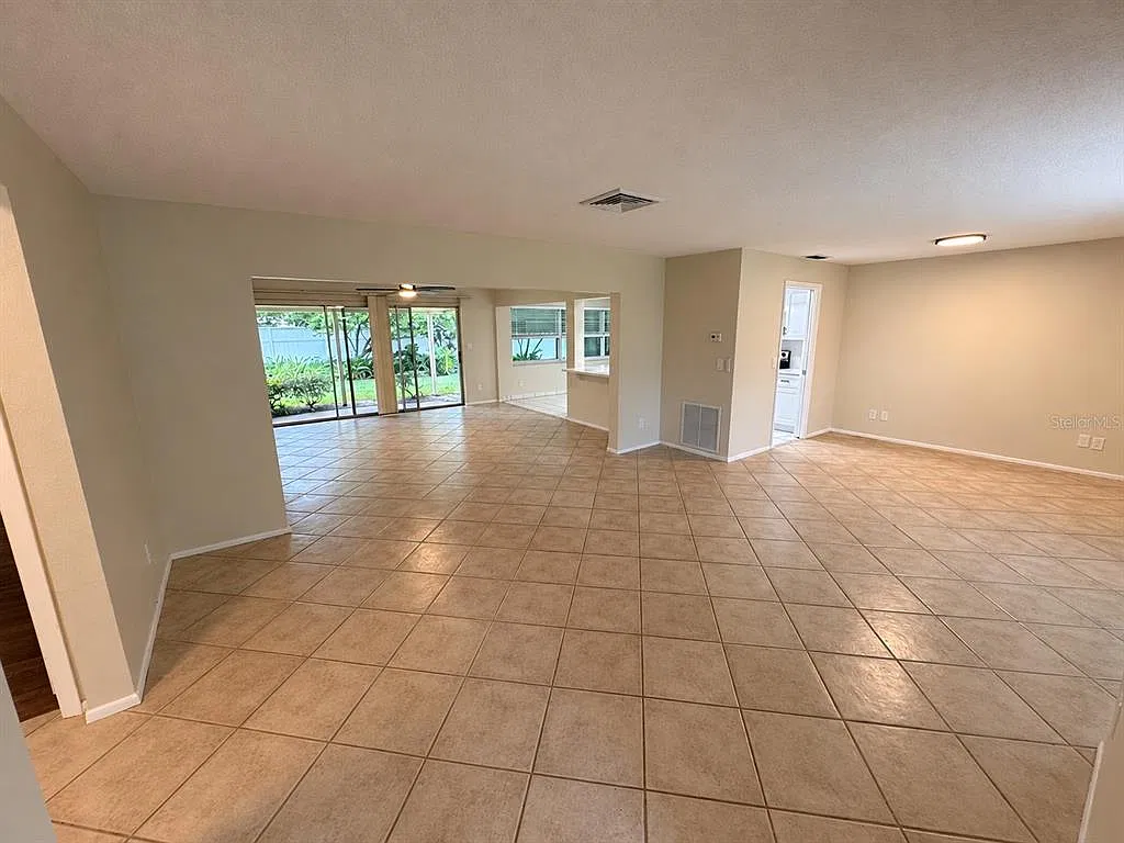 2 bed, 2.0 bath, 1490 sqft, $2,300 — Photo 2