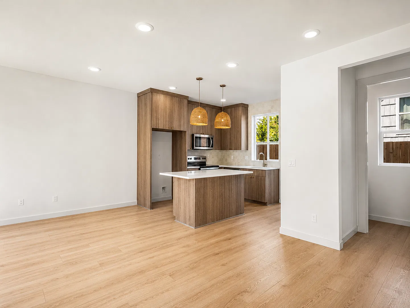 L0676 - SE Morrison Triplex — Photo 4