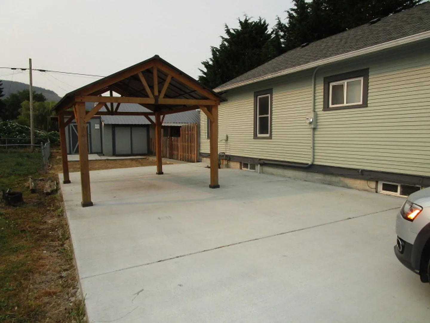 735 Jameson Street — Photo 3