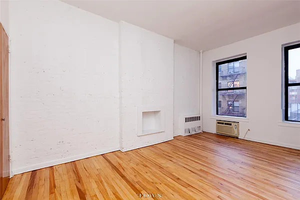 Rented by Town Residential | media 7