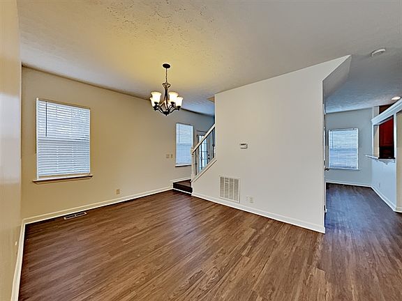 4th image of 2960 Riverbend Dr