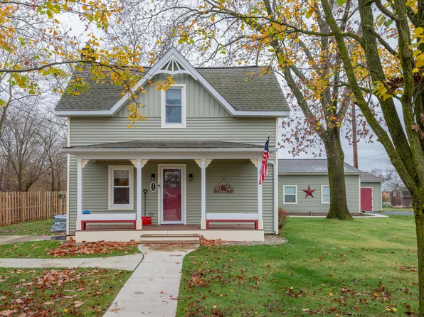 321 N Sherwood Ave, Plainwell, MI 49080