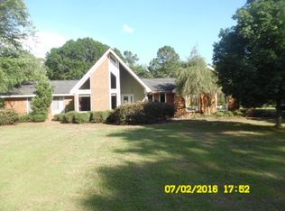 255 Oak Island Dr, Jesup, GA 31545