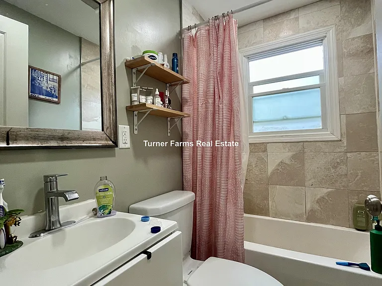 35 Forbes St #2F — Photo 6