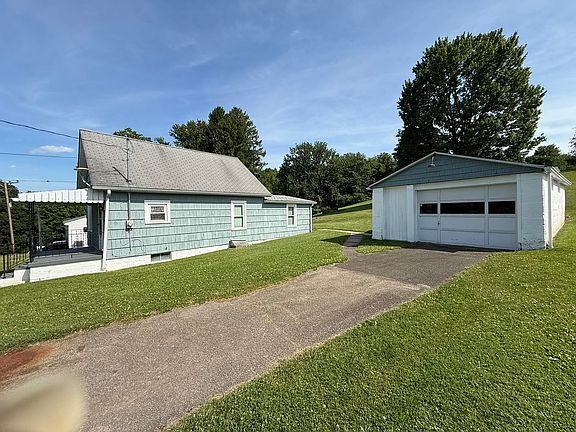 5th image of 222 Bagdad Rd