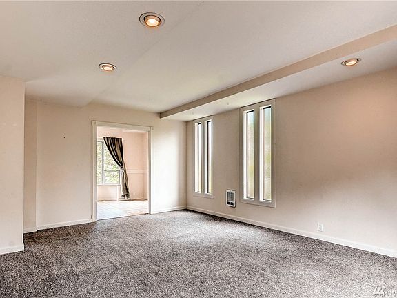 5th image of 4706 Glenwood Ave