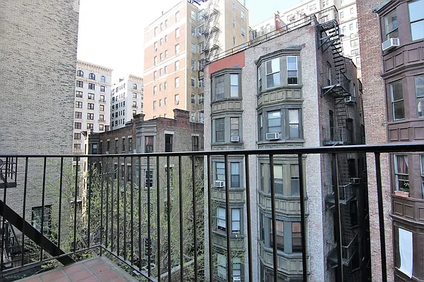 Rented by JK Dansar Corp | media 35