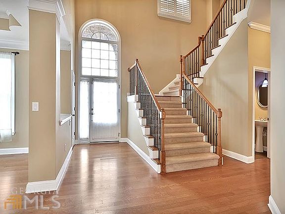 3rd image of 354 Lake Forest Dr