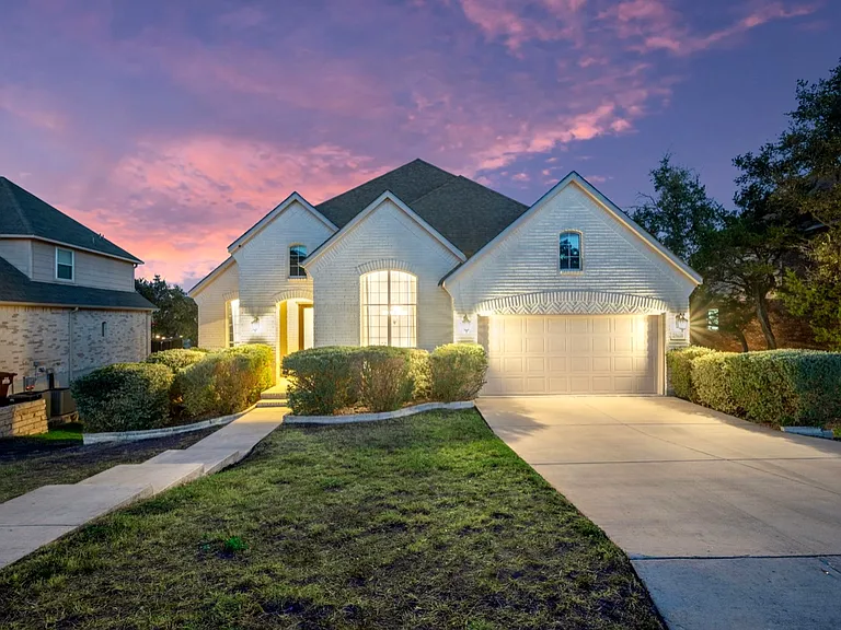 25618 Coronado Blf — Photo 1