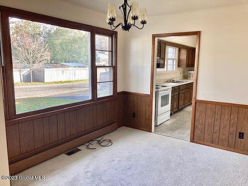 4th image of 71 Harrison Avenue
