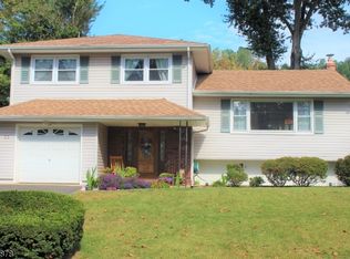 23 Canterbury Dr, Scotch Plains, NJ 07076