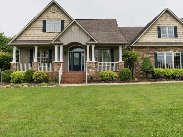 340 Carriage Gate Dr, Wellford, SC 29385