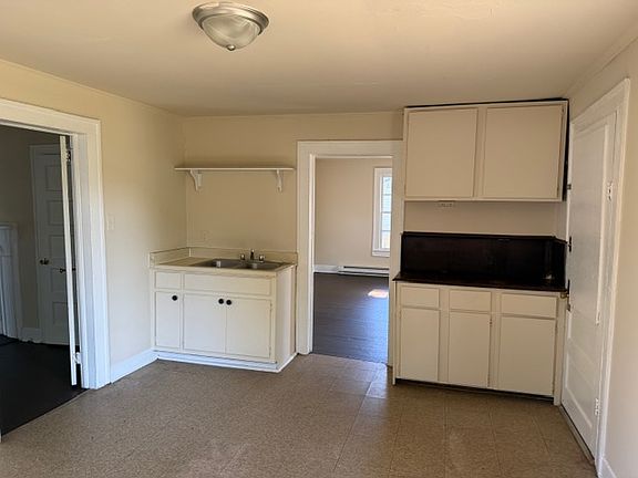 2nd image of 19 Moody St
