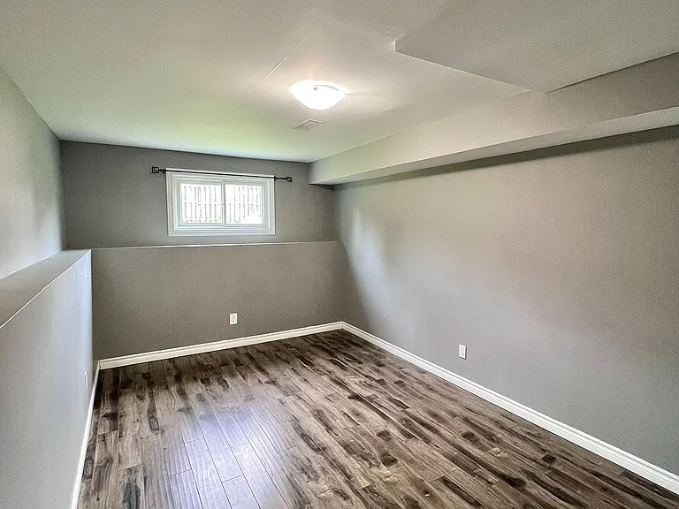 16 Herrell Ave #LOWER — Photo 9
