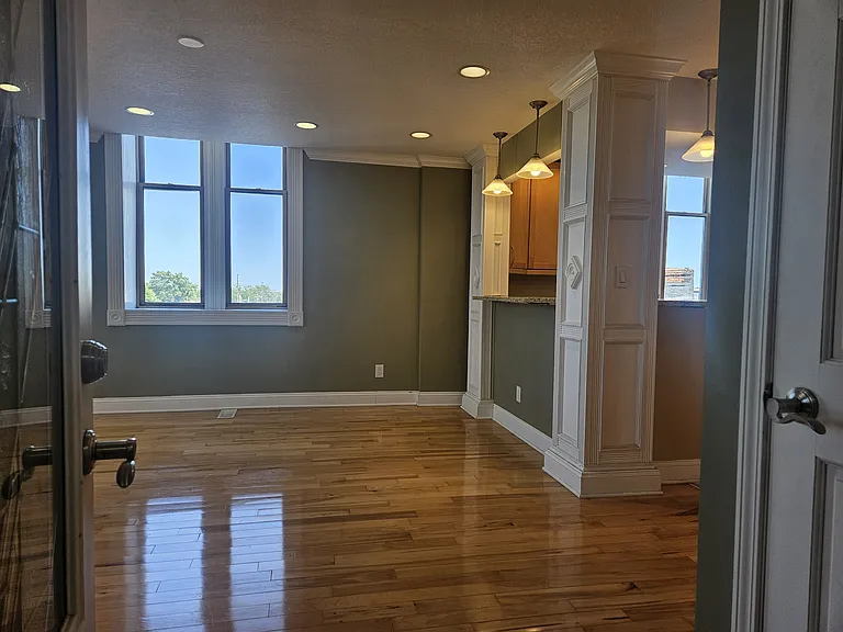 111 NW 2nd St #3 — Photo 11