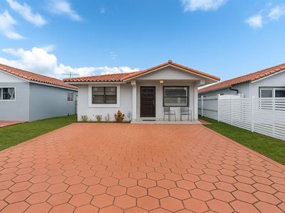 6562 W 22nd Ct, Hialeah, FL, 33016