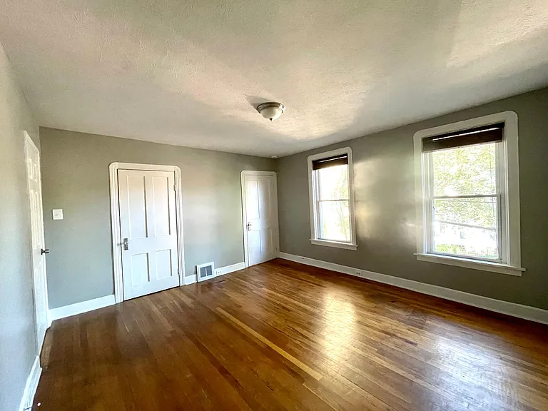 2045 W 38th St #U — Photo 10