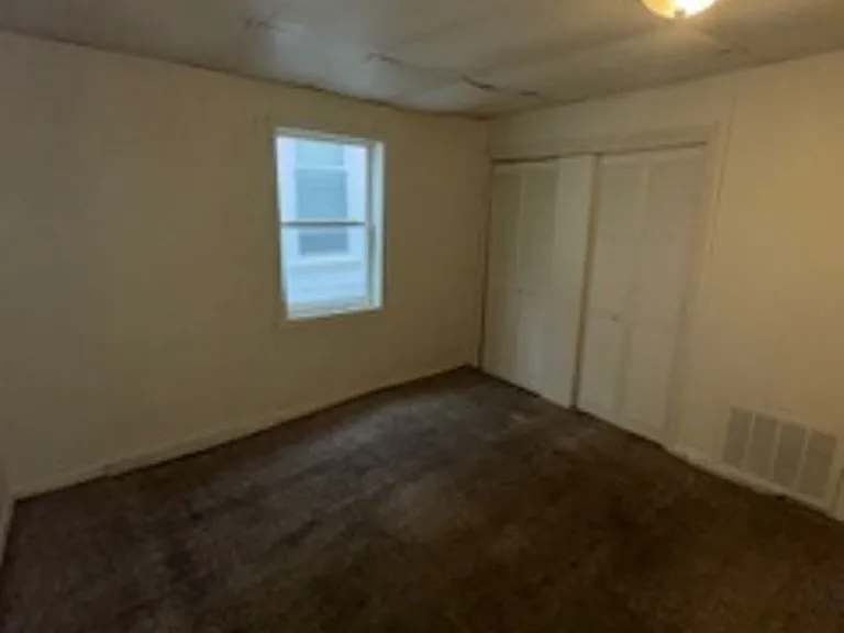 2513 W Illinois St — Photo 5