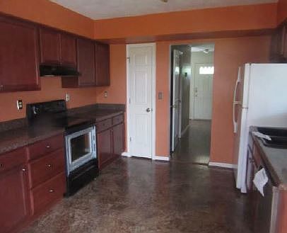 5th image of 5913 Glen View Dr