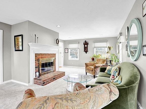 5th image of 15 Cornerstone Cir