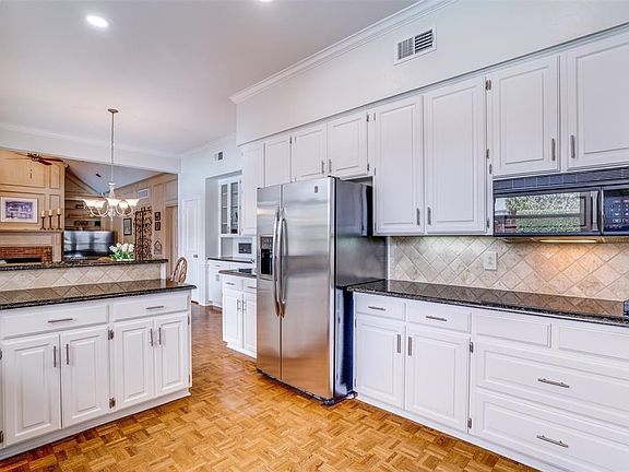 2nd image of 6911 Glenbrook Ln