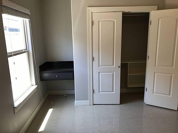 3rd image of 4627 N Dogwood St APT 4