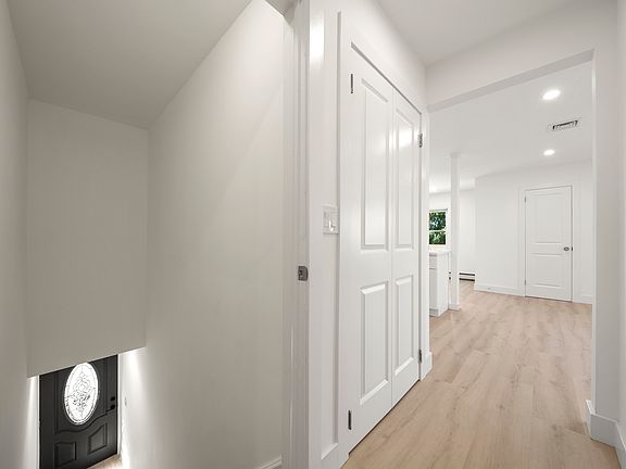 3rd image of 432 Oak St #2