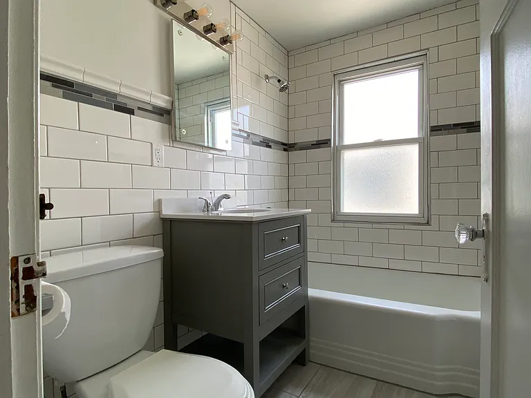 1438 S 78th St — Photo 3