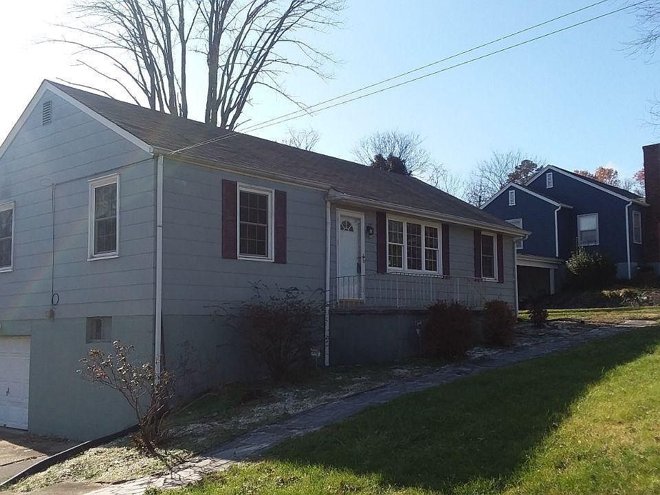 1st image of 300 Colonial Dr
