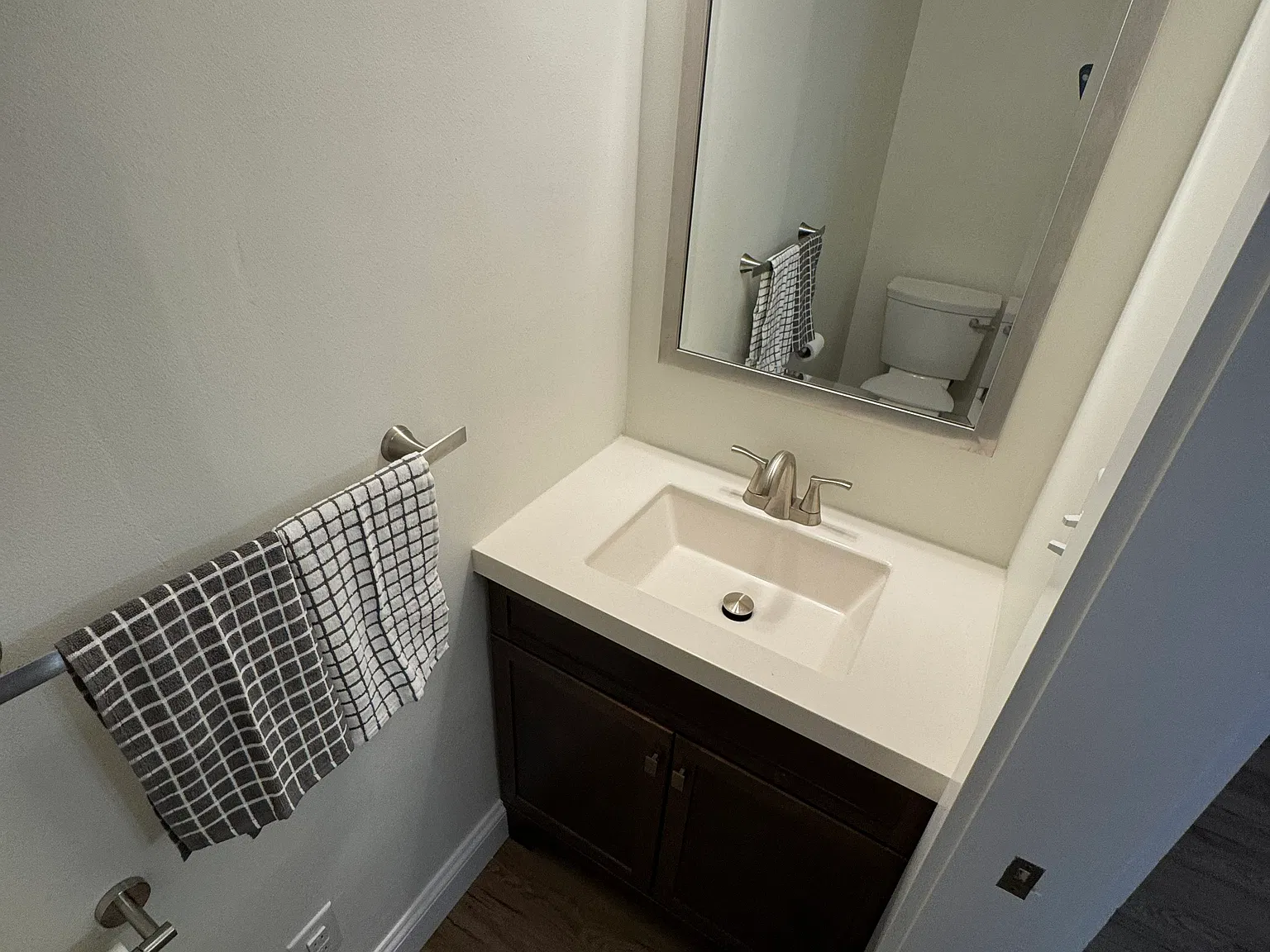 2 bed, 1.5 bath, 1400 sqft, $2,300 — Photo 4
