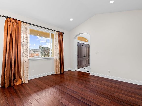 5th image of 1660 McGregor Way