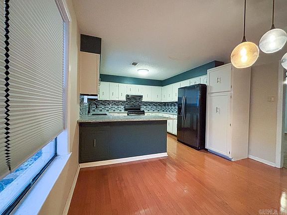 4th image of 2108 Millwood Dr