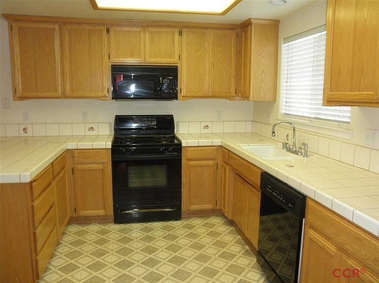 2nd image of 913 Calle Cynthia