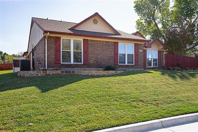 1st image of 714 Walnut Dr
