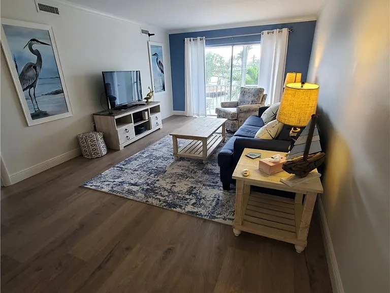 828 Victoria Dr #B14 — Photo 11