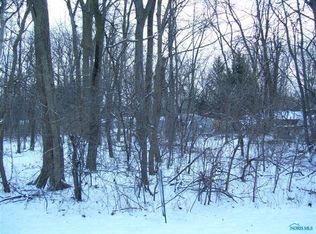 6004 Meade Rd, Sylvania, OH 43560