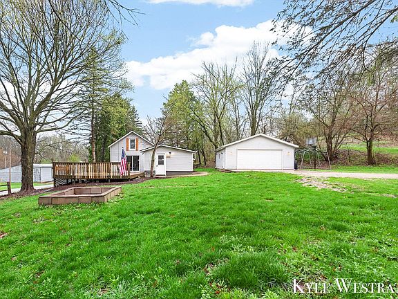 3rd image of 6707 Lessiter Rd NE