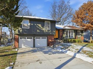 9948 Rosehill Rd, Lenexa, KS 66215