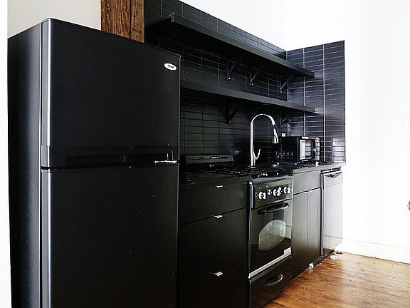 4th image of 885 Park Ave #A3