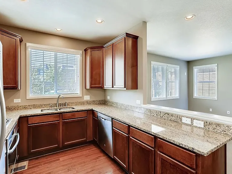 4318 N Meadows Dr — Photo 4