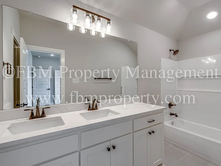 933 Cooksey Ct #B — Photo 32