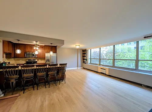 3550 N Lake Shore Dr #206 Photo 1